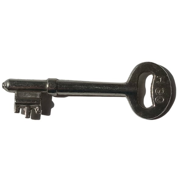 Antique Skeleton Key, Old Key, Vintage Silver Tone Key - Picture 7 of 9